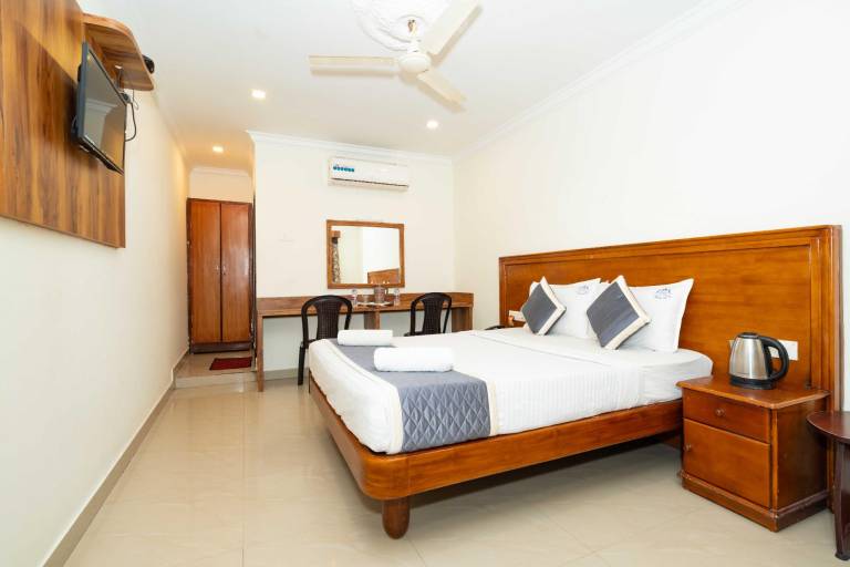Hotel NNP Grand