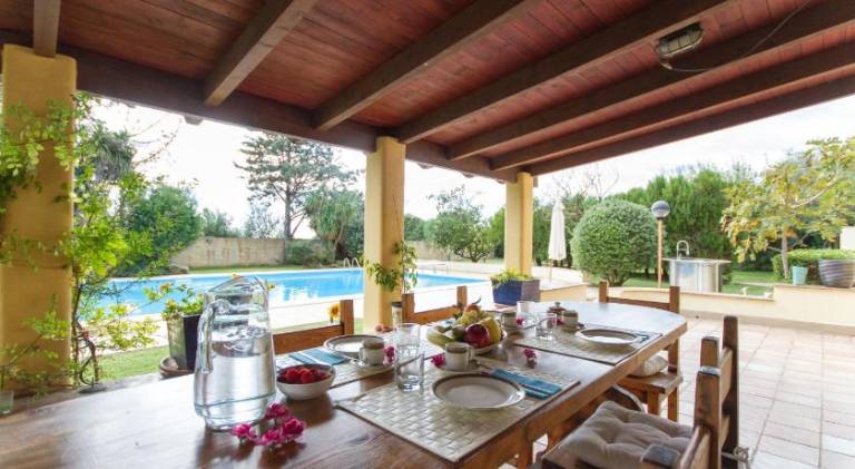 Pleasant villa with pool | Pets allowed — photo 3