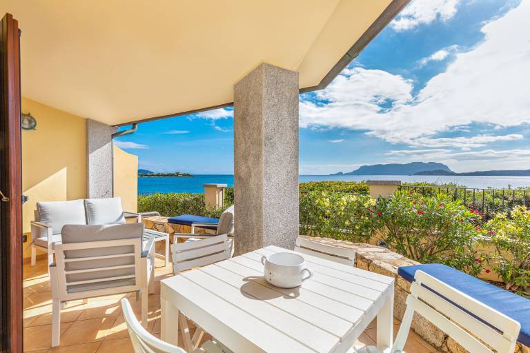 Villa Terrazza su Tavolara: Sea view, Wi-Fi, garden and terrace — photo 2