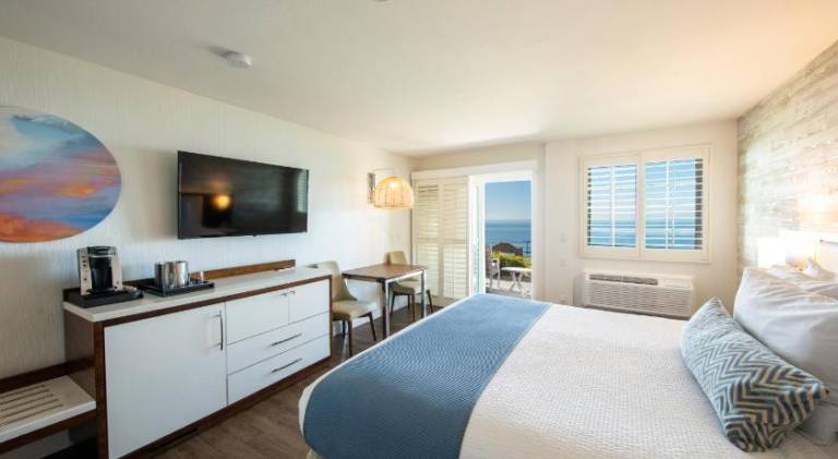 SeaCrest Oceanfront Hotel — photo 2