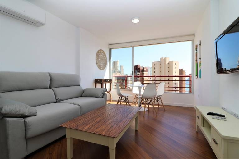 Rental apartment with patio, pool & yard | Close to the beach | Dogs allowed in Benidorm
