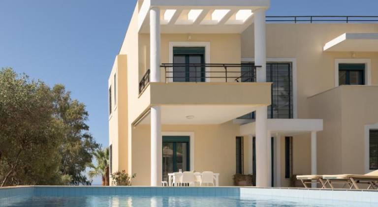 Fully equipped wonderful villa with garden, BBQ & private pool | Next to the beach | Suitable for remote work | Pets allowed in Rethymno