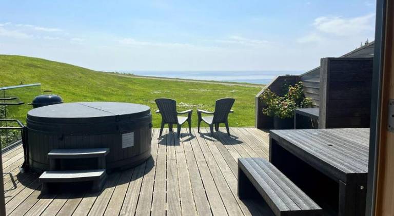 House with pool & jacuzzi in Looe