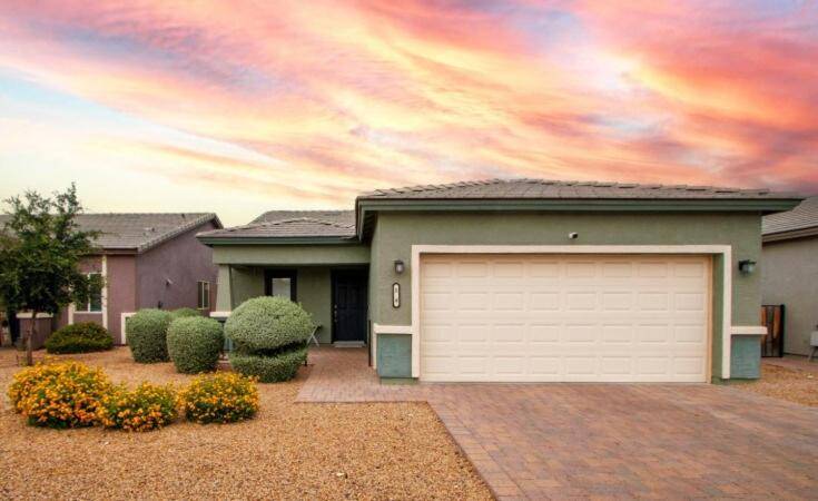 Vacation home with pool | Dogs allowed in Phoenix, AZ