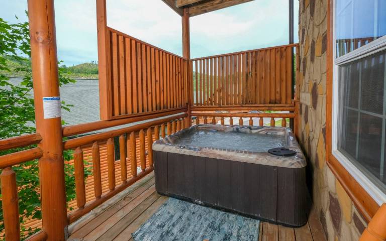 Savannah Splash - Indoor pool, pet-friendly, hot tub, game room, and more! — photo 4