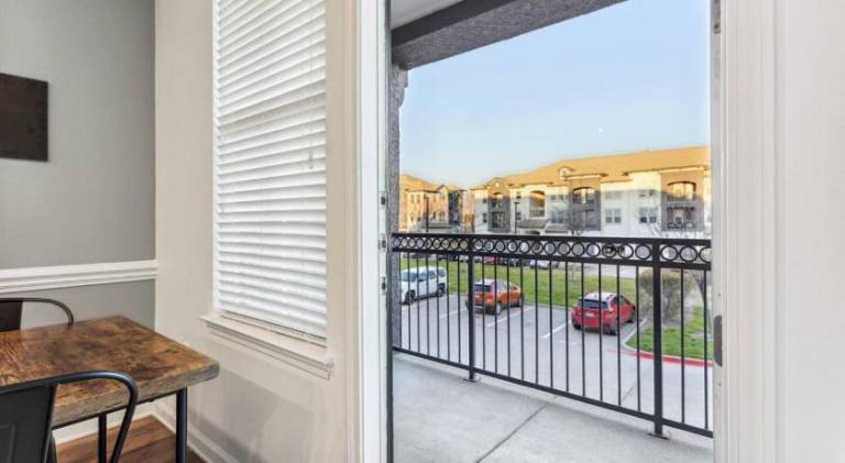 Beautiful rental apartment with pool | Suitable for remote work | Dogs allowed — photo 5