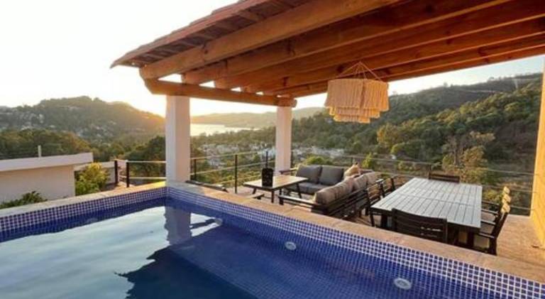 195 m&sup2; Villa