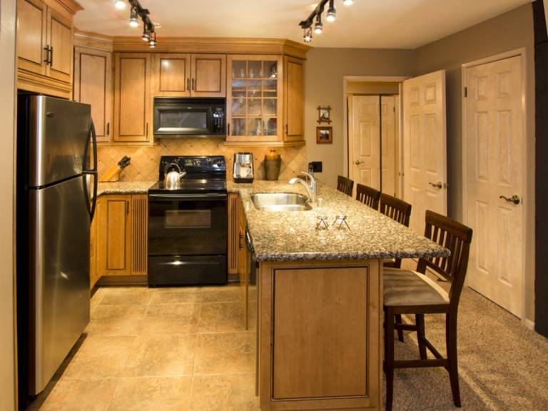 Condo with private pool — photo 3