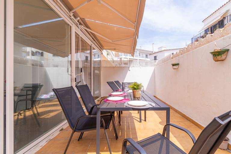 Holiday apartment with garden & terrace — photo 2