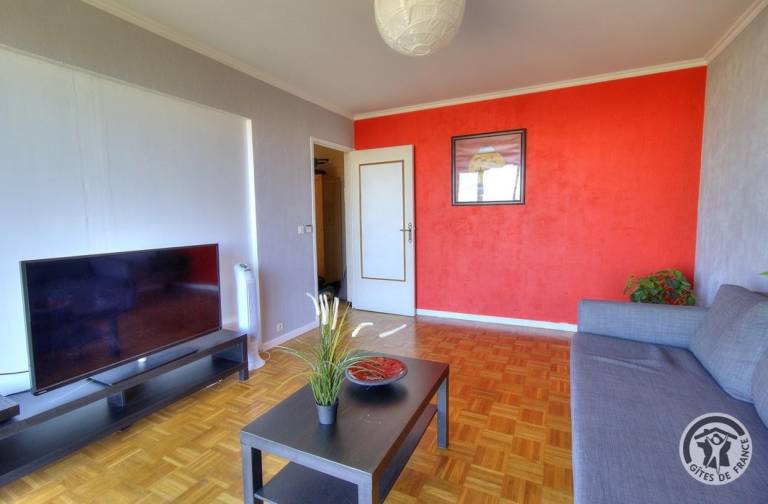 Gite with garden & patio | Pets are welcome in Venissieux