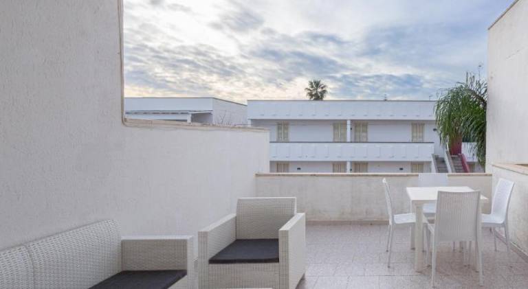 Rental apartment with 2 rooms for 6 persons in Salve