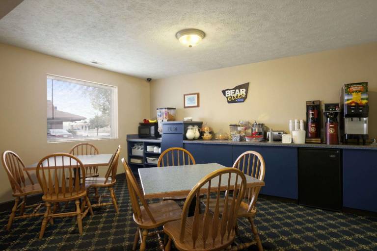 Travelodge by Wyndham Grand Island — photo 4