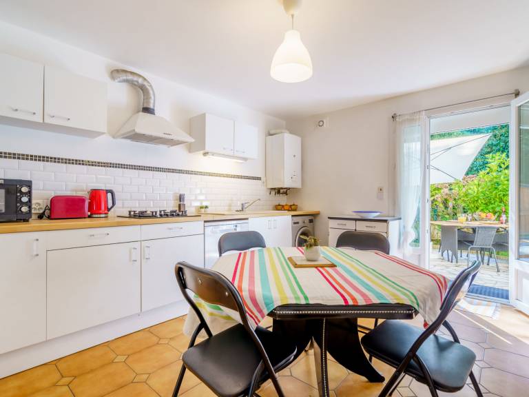 Family-friendly apartment with terrace & garden | Pets allowed — photo 3