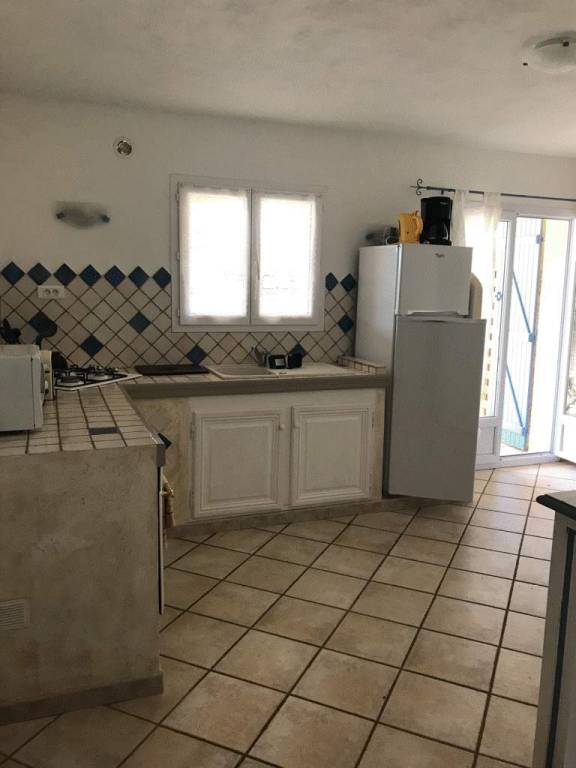Rental apartment with pool, garden & grill | City view — photo 4