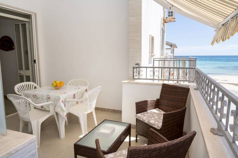 Beach House sea view Torre Lapillo