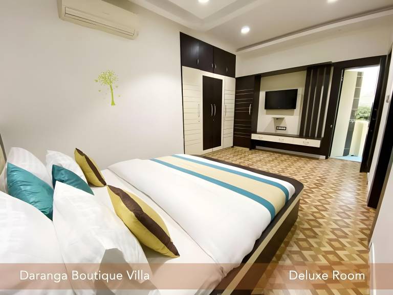 Villa with pool — photo 2