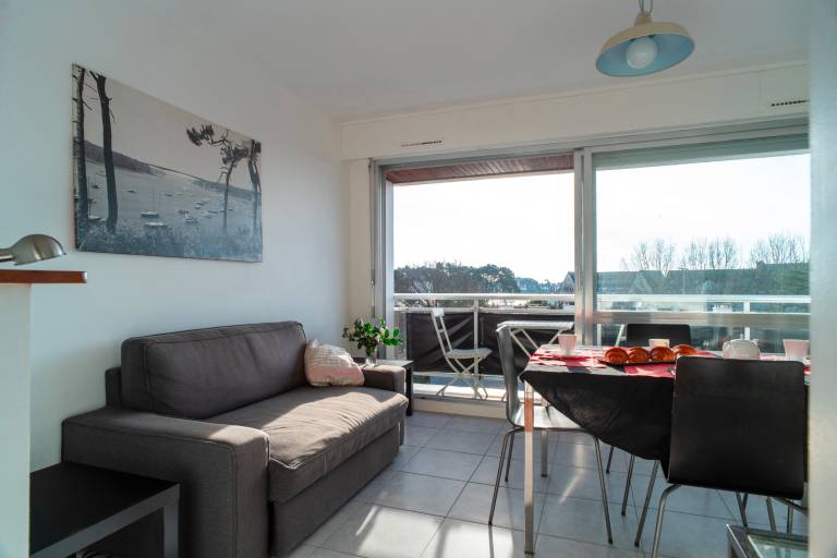 Holiday apartment with 1 room for 4 persons in Benodet