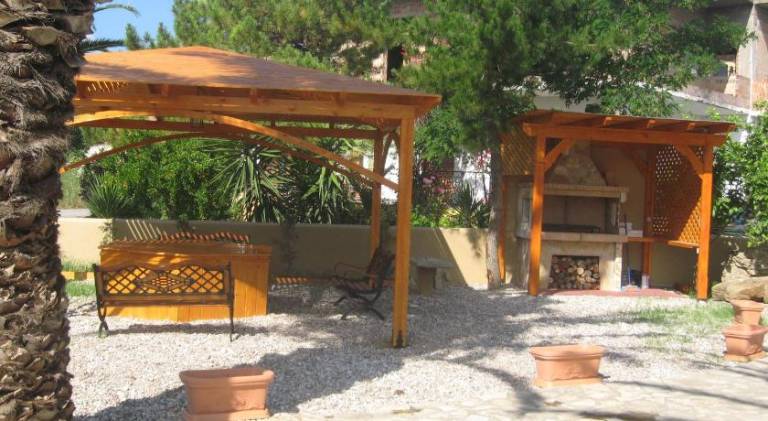 Holiday apartment with terrace, yard & barbeque — photo 5