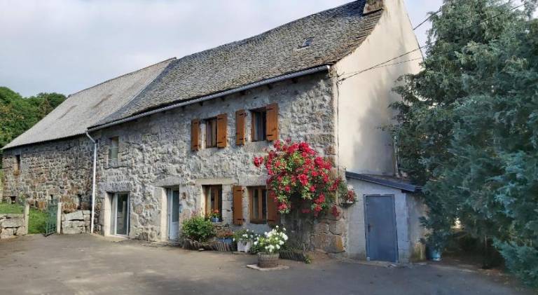House with 3 rooms for 9 persons in Rodez
