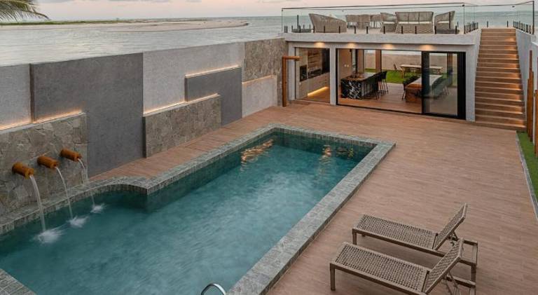 Vacation home with hot tub & pool in Marechal Deodoro