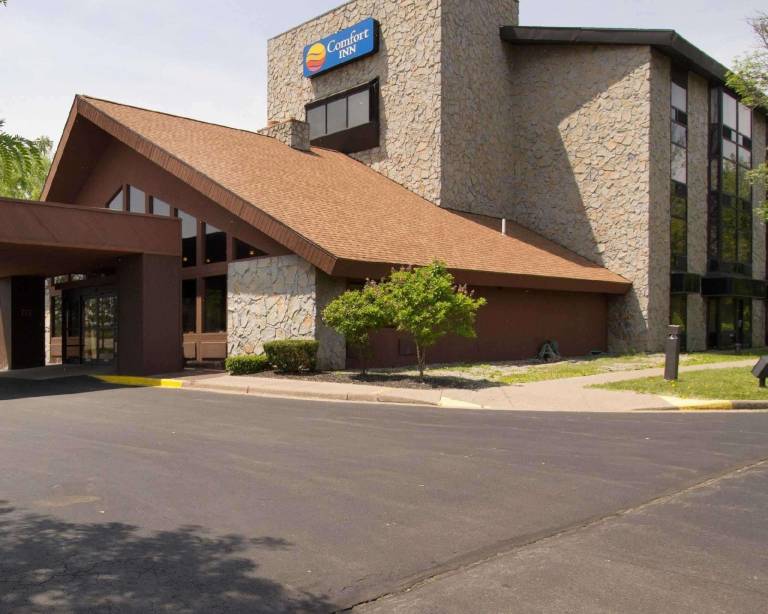 Comfort Inn & Suites Syracuse-Carrier Circle in East Syracuse, NY