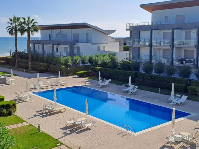 Rental apartment with pool, patio & yard | Sea view — photo 5