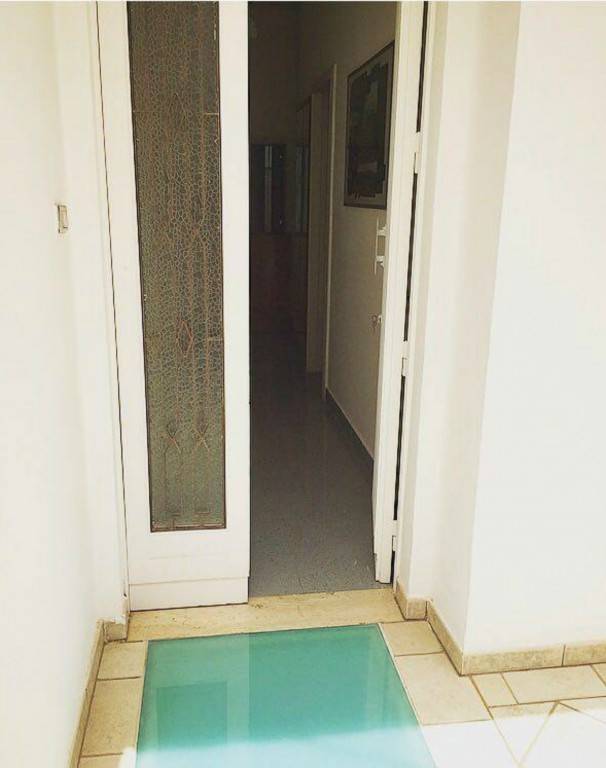 Apartment with yard & patio | City view — photo 3