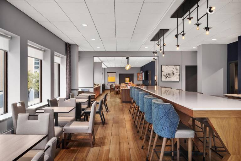 Hampton Inn & Suites Chicago-Downtown — photo 3