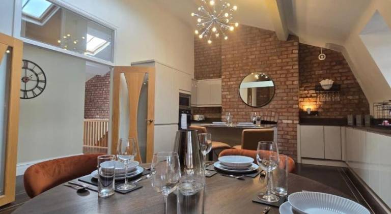 Holiday apartment | Near Liverpool Cathedral | Pet-friendly — photo 3