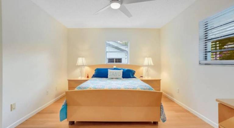 House with pool | Pets are welcome — photo 2