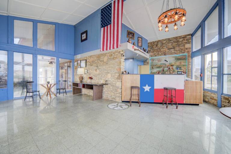 Cannon Inn By Capital O Gonzales Tx — photo 2