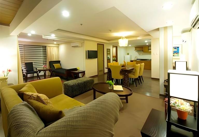Rental apartment with yard, hot tub & pool | Good for workation | Pets allowed in Tagaytay