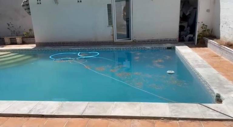 House with jacuzzi, patio & private pool in Chiclana de la Frontera