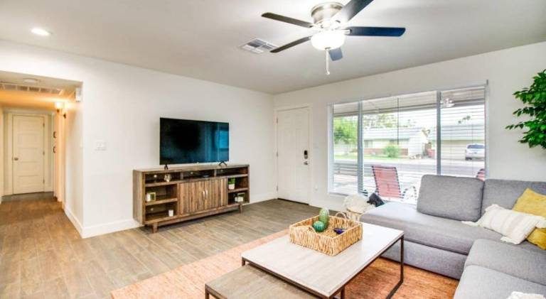 Fully equipped big house with private pool & BBQ | Pets allowed — photo 2