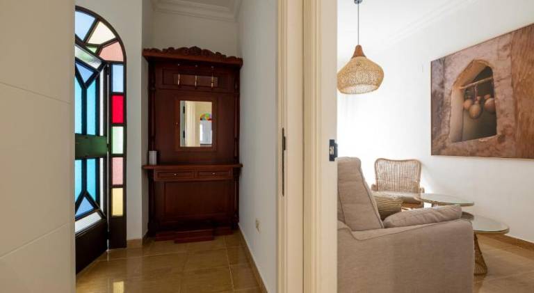 Rental apartment with patio — photo 4