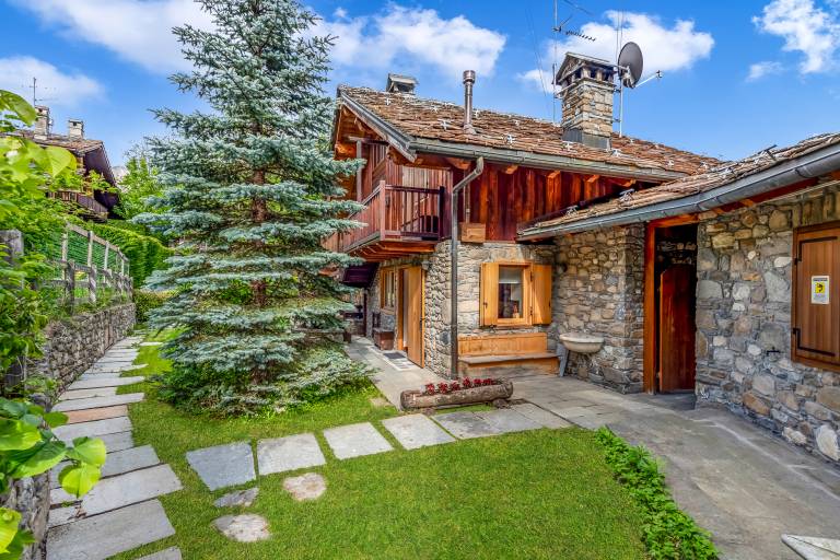 Ferienwohnung in Dolonne, Courmayeur für max. 6 Personen Ferienwohnung in Dolonne, Courmayeur für max. 6 Personen