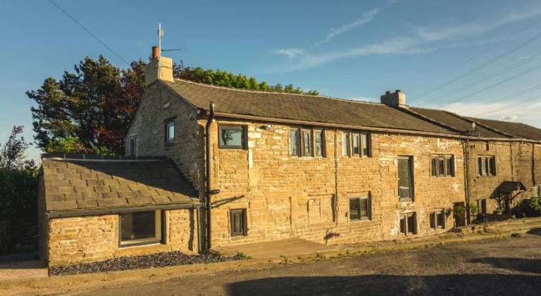 230 m&sup2; Ferienhaus