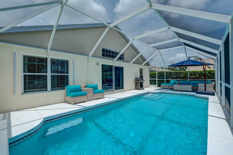 Family-friendly charming house with BBQ & private pool | Water view | Pets allowed — photo 5