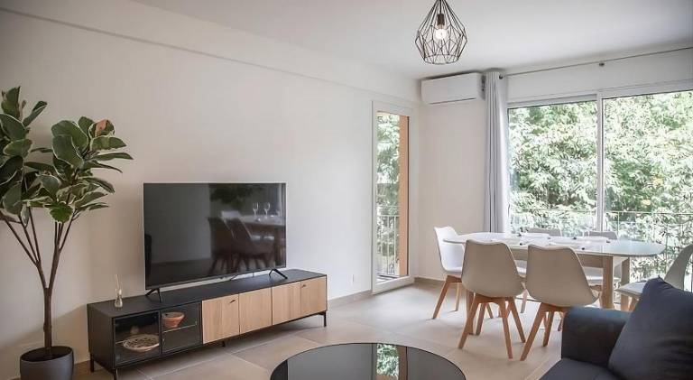 Fully equipped nice apartment with terrace | Pets allowed in Biot