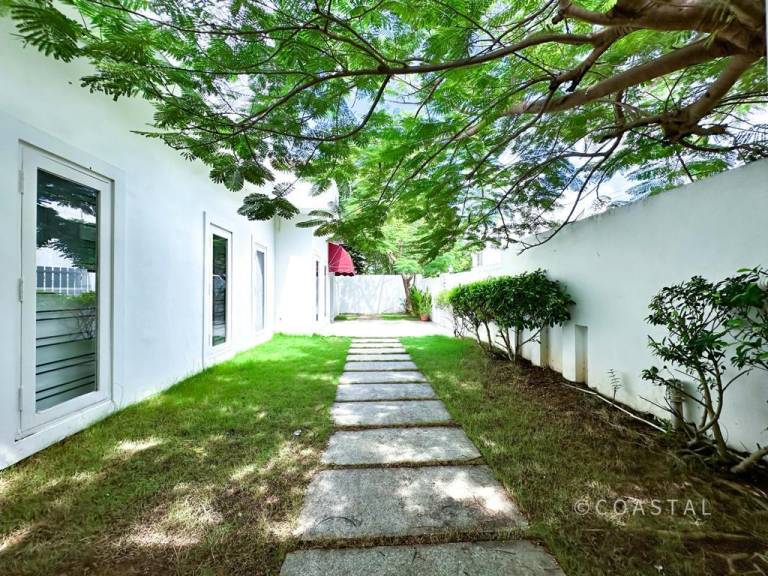 House ECR Beach