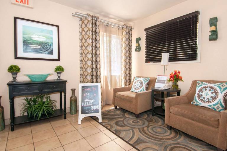Sonesta Simply Suites Garden Grove Anaheim — photo 3