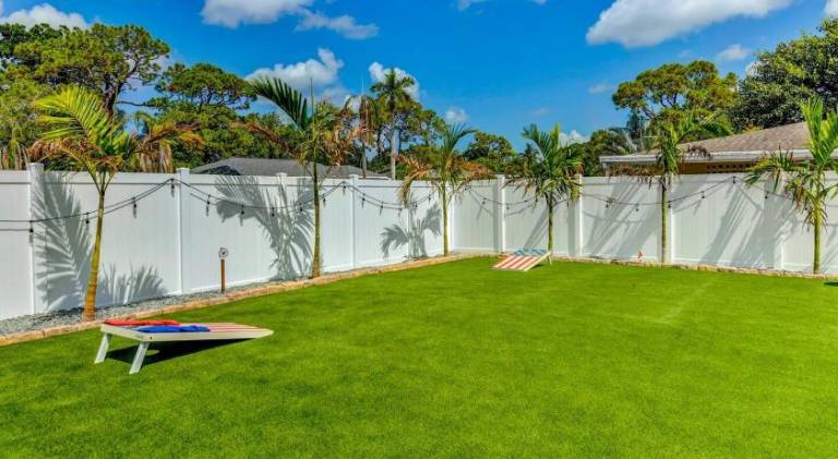 Vacation home with pool & jacuzzi — photo 3