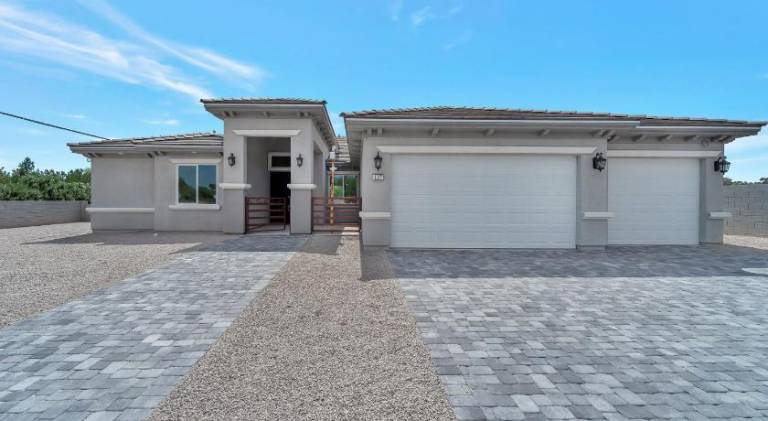 371 m&sup2; Villa