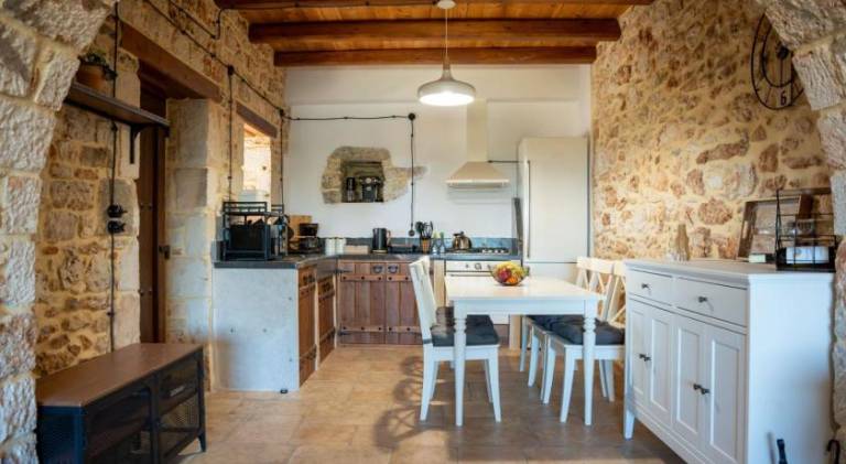 Pleasant villa with barbeque, yard & terrace | Pet-friendly — photo 4