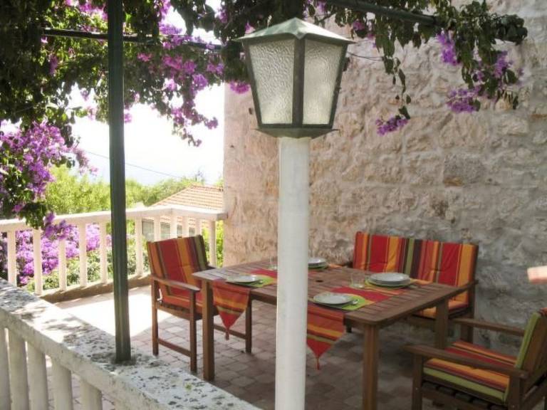 Ferienwohnung in Zavala f&uuml;r max. 4 Personen