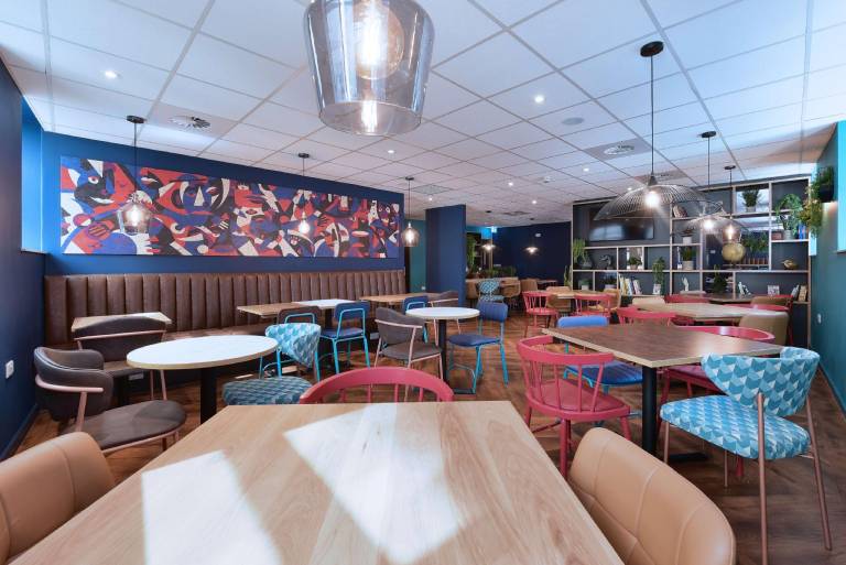 Travelodge Cardiff Central Queen Street — photo 2