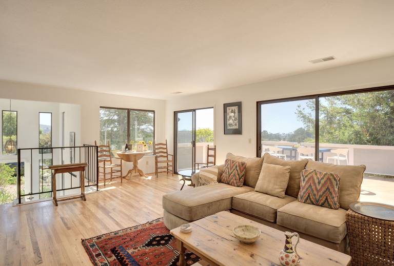 Fully equipped vacation home with yard | Pets are welcome — photo 4