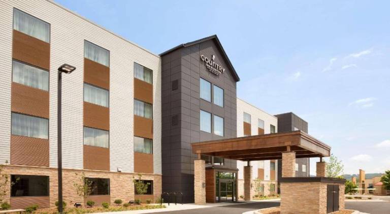 Country Inn & Suites by Radisson Asheville River Arts District in Asheville, NC