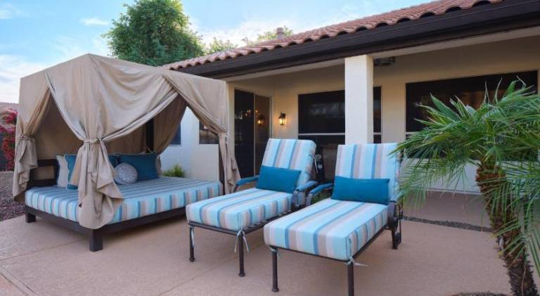 Vacation home with pool — photo 4