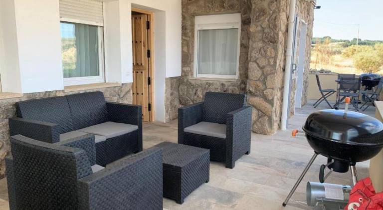 Apartment with barbecue, private pool & garden — photo 4